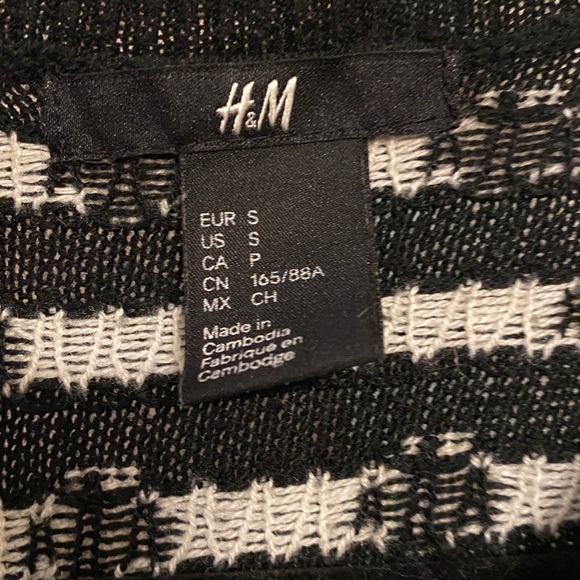 H&M black w/white polka dot sweater size S - Picture 3 of 5